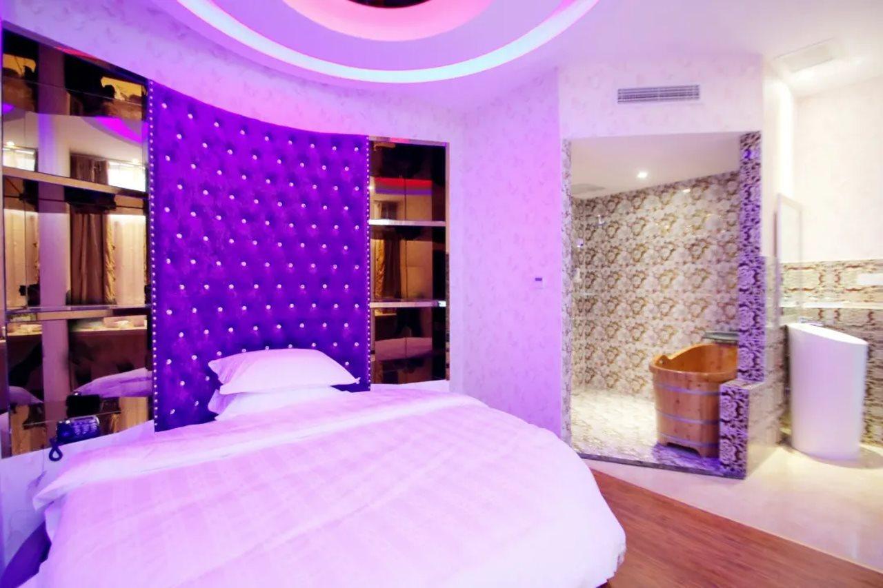 Xinrenren Hotel 2*